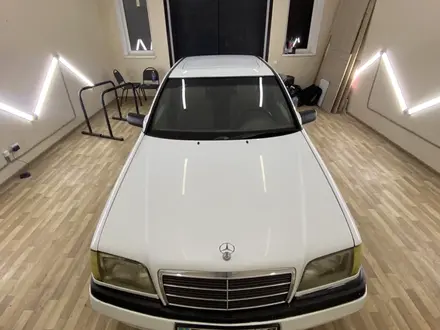 Mercedes-Benz C 180 1993 года за 2 250 000 тг. в Уральск – фото 2