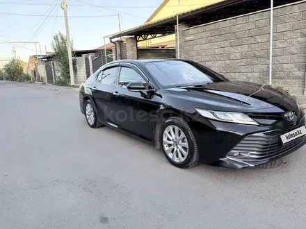 Toyota Camry 2019 года за 12 500 000 тг. в Алматы – фото 2