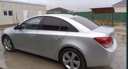 Chevrolet Cruze 2012 года за 3 400 000 тг. в Атырау – фото 2