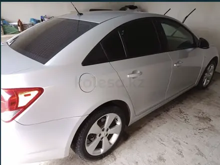 Chevrolet Cruze 2012 года за 3 000 000 тг. в Атырау – фото 5