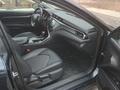 Toyota Camry 2020 года за 11 800 000 тг. в Уральск – фото 11