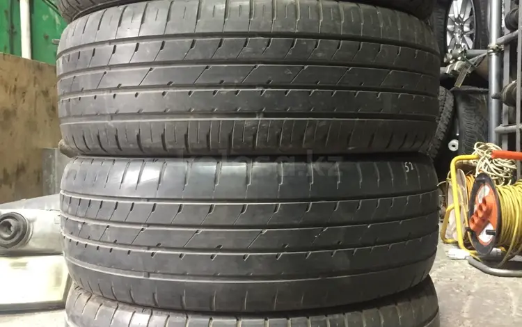 Резина 215/55 r17 Dunlop из Японииүшін75 000 тг. в Алматы