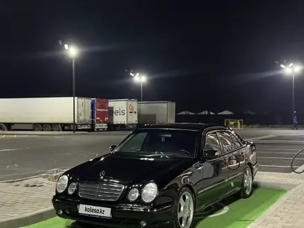 Mercedes-Benz E 320 2000 года за 4 000 000 тг. в Шымкент – фото 3