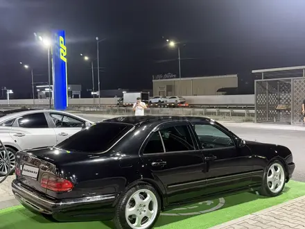 Mercedes-Benz E 320 2000 года за 4 000 000 тг. в Шымкент – фото 8
