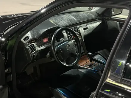 Mercedes-Benz E 320 2000 года за 4 000 000 тг. в Шымкент – фото 12