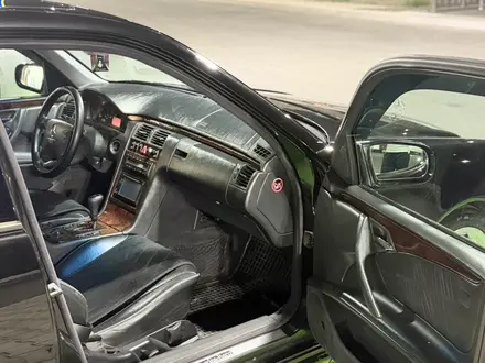 Mercedes-Benz E 320 2000 года за 4 000 000 тг. в Шымкент – фото 16