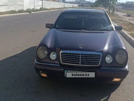 Mercedes-Benz E 230 1997 года за 3 000 000 тг. в Актау