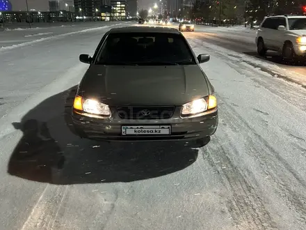 Toyota Camry 2000 года за 3 450 000 тг. в Семей – фото 7