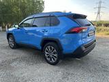 Toyota RAV4 2021 года за 13 900 000 тг. в Актобе