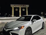 Toyota Camry 2019 года за 12 700 000 тг. в Жанаозен – фото 2