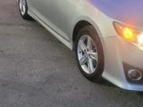 Toyota Camry 2014 года за 5 700 000 тг. в Актобе – фото 5