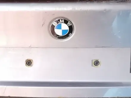 Крышка багажника на BMW E39 за 25 000 тг. в Алматы