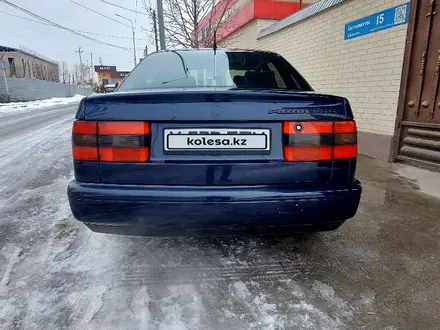 Volkswagen Passat 1994 года за 2 200 000 тг. в Шымкент – фото 9