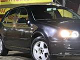 Volkswagen Golf 2002 года за 2 650 000 тг. в Алматы