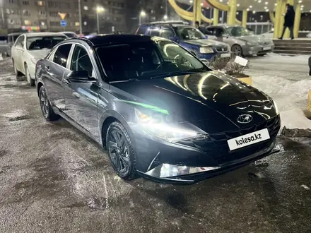 Hyundai Elantra 2022 года за 10 850 000 тг. в Алматы