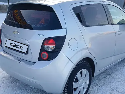 Chevrolet Aveo 2013 года за 2 950 000 тг. в Актобе – фото 3