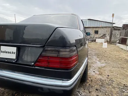 Mercedes-Benz E 220 1992 года за 2 500 000 тг. в Кокшетау – фото 20