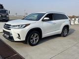 Toyota Highlander 2015 годаfor11 500 000 тг. в Уральск