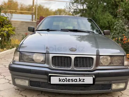 BMW 320 1994 года за 2 250 000 тг. в Алматы – фото 2
