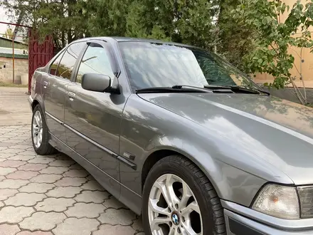 BMW 320 1994 года за 2 250 000 тг. в Алматы – фото 4