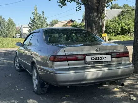 Toyota Camry 1998 года за 3 600 000 тг. в Алматы – фото 7