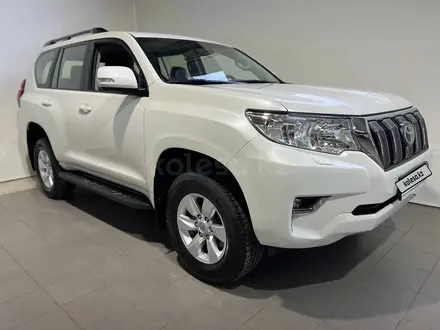 Toyota Land Cruiser Prado Comfort 2023 года за 28 330 000 тг. в Актобе – фото 2