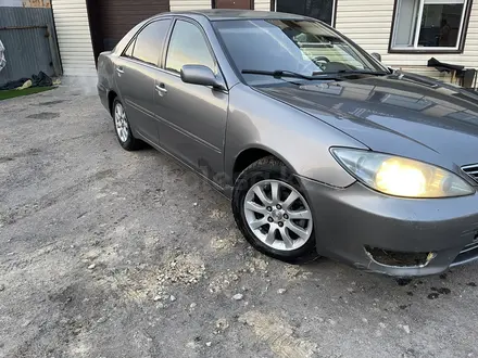 Toyota Camry 2005 года за 4 150 000 тг. в Караганда – фото 3