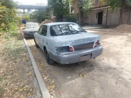 Toyota Camry 1996 года за 1 250 000 тг. в Алматы – фото 2