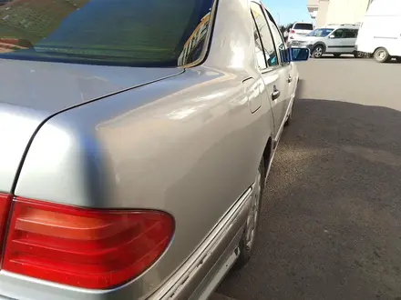 Mercedes-Benz E 200 1996 года за 2 500 000 тг. в Астана – фото 5