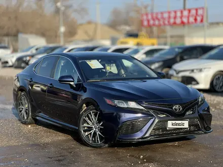 Toyota Camry 2020 года за 9 000 000 тг. в Актобе – фото 3