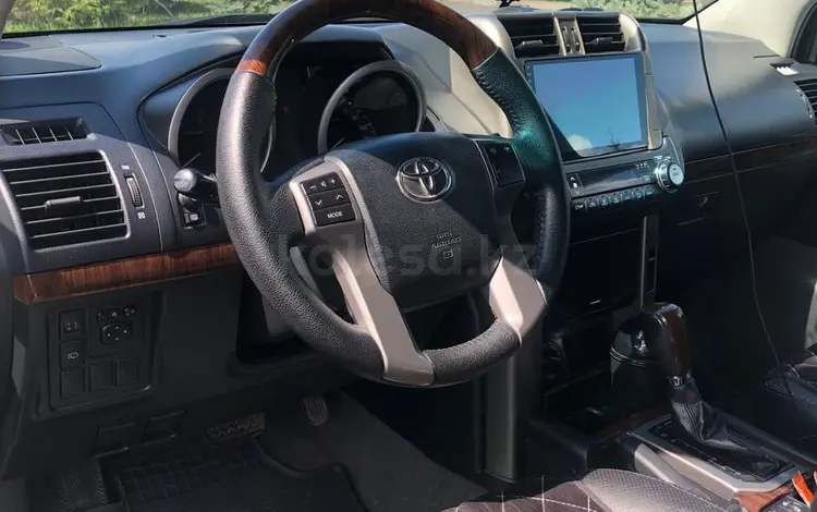 Toyota Land Cruiser Prado 2010 годаүшін13 800 000 тг. в Астана