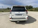 Toyota Land Cruiser Prado 2006 года за 10 411 000 тг. в Актобе – фото 5