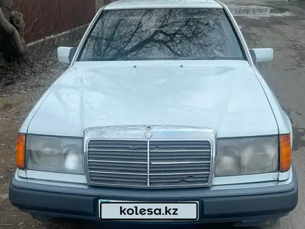 Mercedes-Benz E 230 1990 года за 1 600 000 тг. в Астана