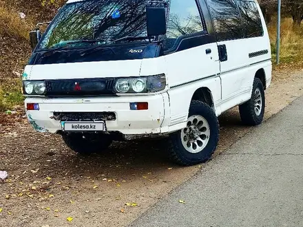 Mitsubishi Delica 1997 года за 1 400 000 тг. в Есик