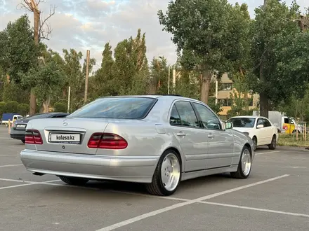Mercedes-Benz E 320 1999 года за 6 000 000 тг. в Алматы – фото 8