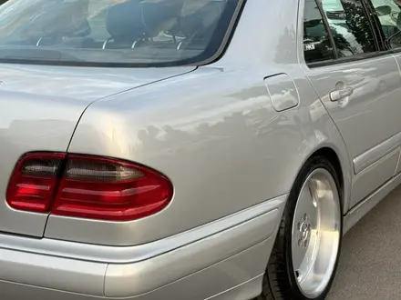 Mercedes-Benz E 320 1999 года за 6 000 000 тг. в Алматы – фото 13