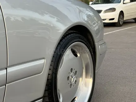 Mercedes-Benz E 320 1999 года за 6 000 000 тг. в Алматы – фото 14