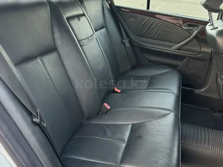 Mercedes-Benz E 320 1999 года за 6 000 000 тг. в Алматы – фото 20