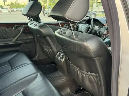 Mercedes-Benz E 320 1999 года за 6 000 000 тг. в Алматы – фото 21
