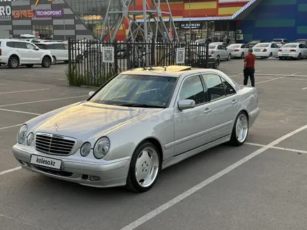 Mercedes-Benz E 320 1999 года за 6 000 000 тг. в Алматы – фото 4