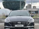 Hyundai Sonata 2022 года за 13 500 000 тг. в Астана