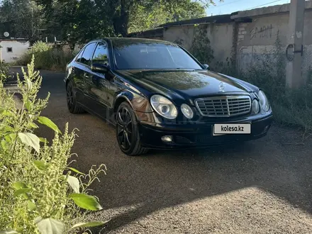 Mercedes-Benz E 320 2005 года за 4 300 000 тг. в Уральск – фото 4