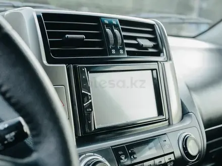 Toyota Land Cruiser Prado 2013 года за 15 490 000 тг. в Алматы – фото 24