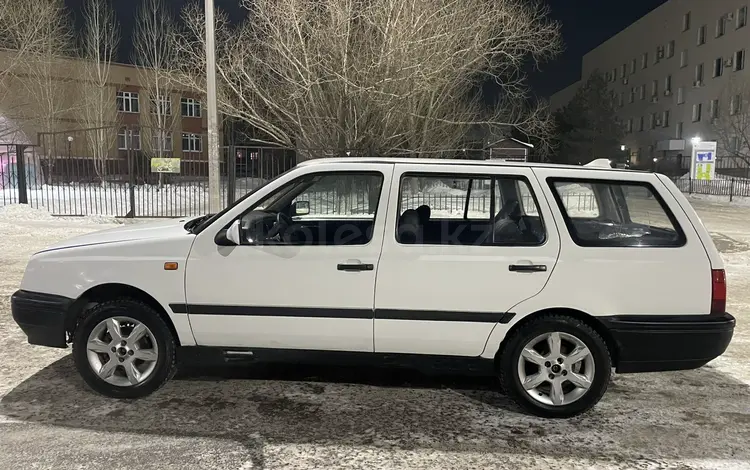 Volkswagen Golf 1995 года за 1 700 000 тг. в Астана