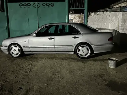 Mercedes-Benz E 320 1998 года за 4 000 000 тг. в Кызылорда – фото 14