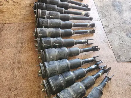 Пневма пневма стойки LS460 за 60 000 тг. в Караганда