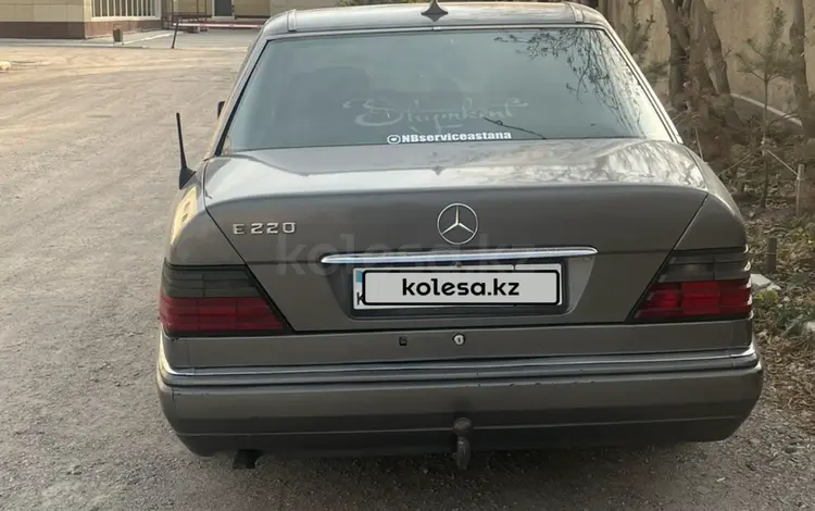 Mercedes-Benz E 220 1994 годаүшін1 500 000 тг. в Астана