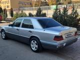 Mercedes-Benz E 220 1994 года за 2 950 000 тг. в Алматы – фото 4