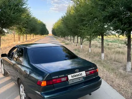 Toyota Camry 1997 года за 1 850 000 тг. в Шымкент – фото 2
