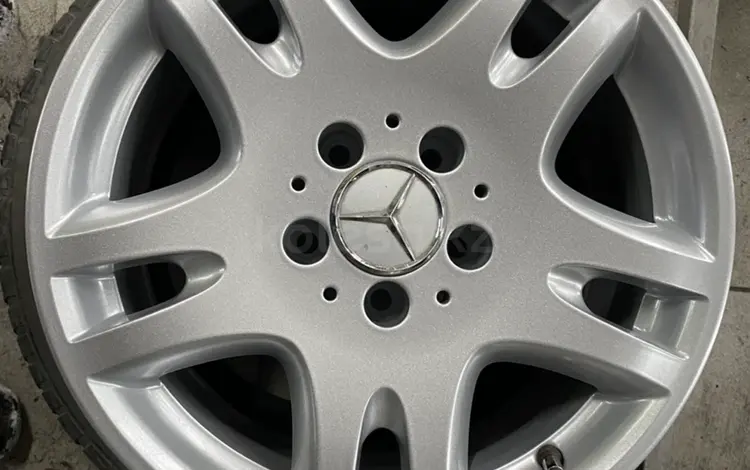 Диски Оригинал Mercedes Benz E211 Привозные за 150 000 тг. в Алматы